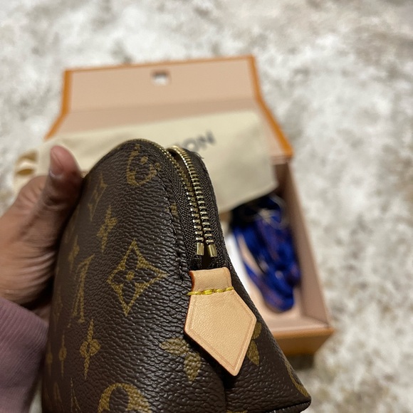 Louis Vuitton Brown Monogram cosmetics pouch - Picture 5 of 10